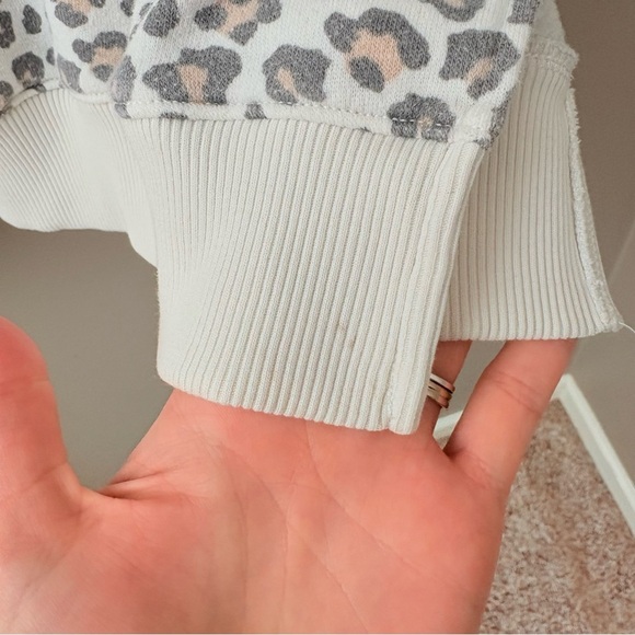 American Eagle Outfitters Pullover Leopard Print Hoodie Sz Medium - Picture 9 of 10